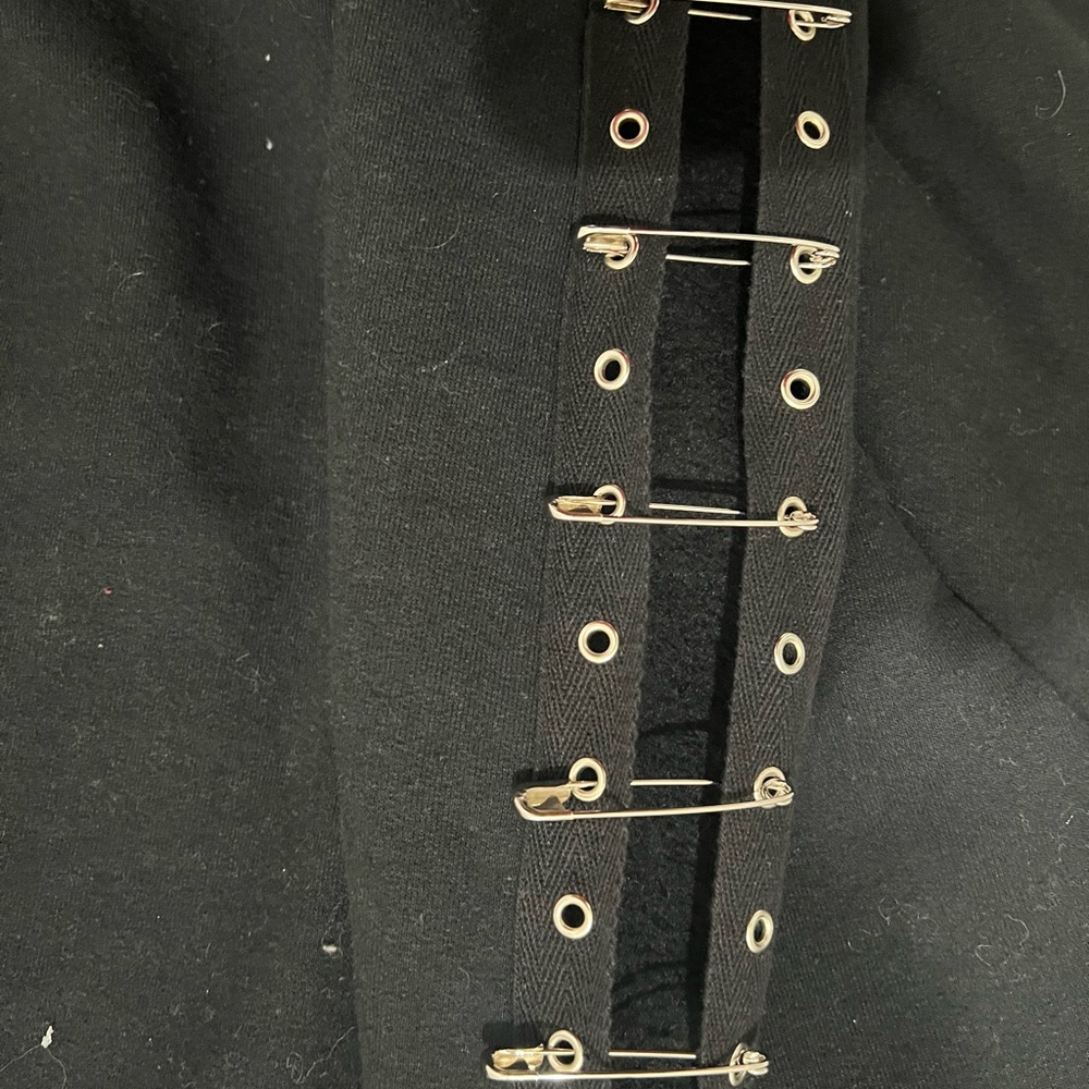 LF BLACK CREWNECK - Picture 3 of 4